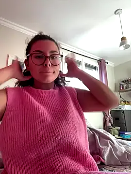 PumaShyXD – webcam model profile photo Image 2