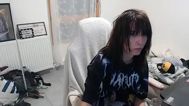 Emily_brown04 – webcam model profile photo Image 19