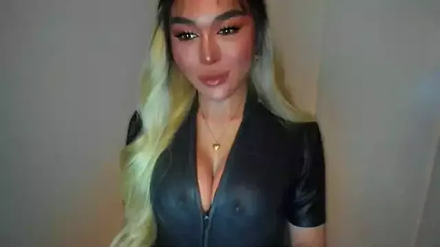 MissValentinaJohnson – webcam model profile photo