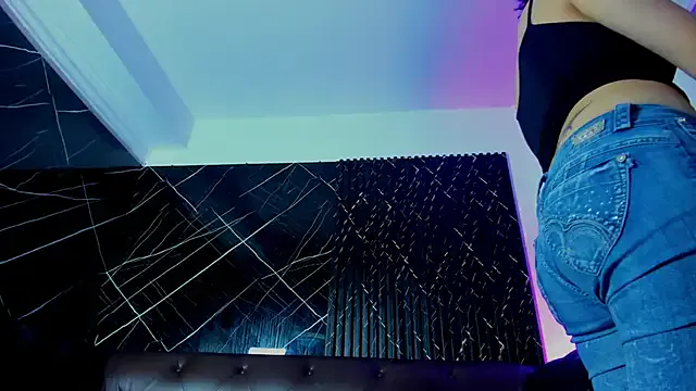 karolineneuer_ – webcam model profile photo Image 4