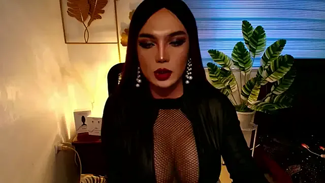 roouse – webcam model profile photo Image 3