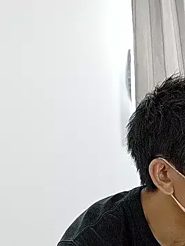 roouse – webcam model profile photo Image 14