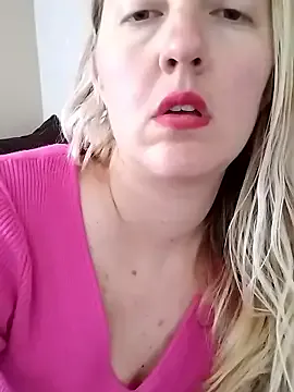 Pinkypupa-Love – webcam model profile photo Image 3