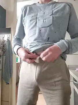 Yui-Ch – webcam model profile photo Image 14