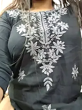 Mia--meow – webcam model profile photo Image 2