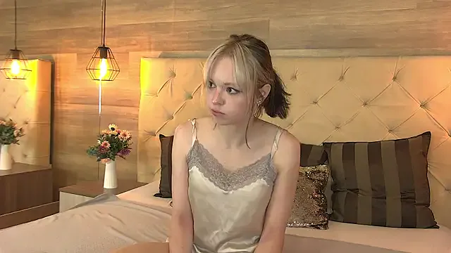 841_yayoi – webcam model profile photo Image 9