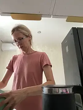 Hottie-Mom – webcam model profile photo Image 18