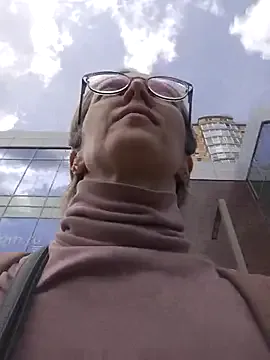 Hottie-Mom – webcam model profile photo Image 6