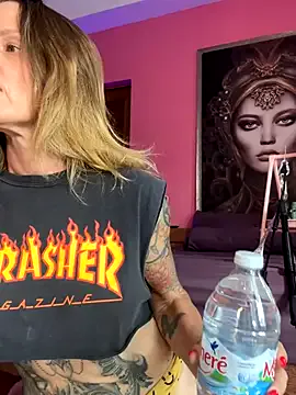 seraphine23 – webcam model profile photo Image 12