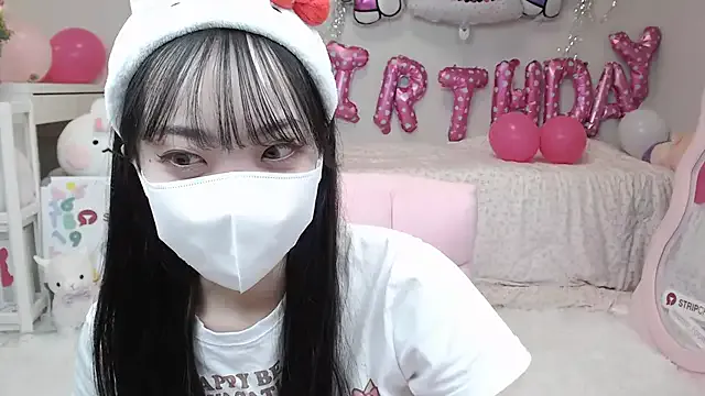 Nonchan_ – webcam model profile photo Image 2