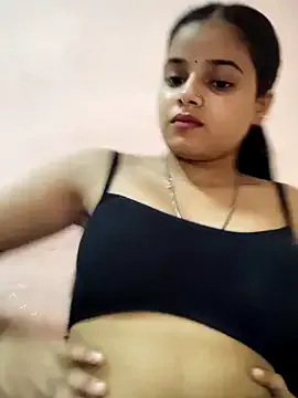 roouse – webcam model profile photo Image 12