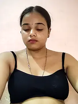 roouse – webcam model profile photo Image 16