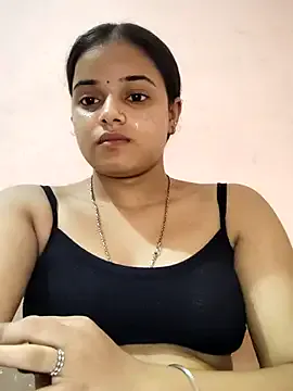 roouse – webcam model profile photo Image 18