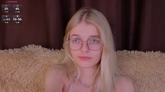 winter11 – webcam model profile photo Image 7