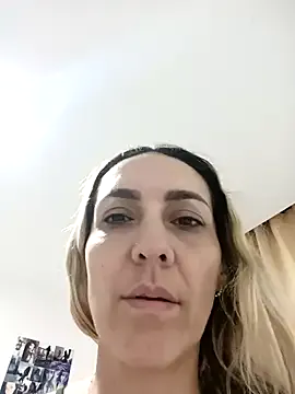 winter11 – webcam model profile photo Image 4