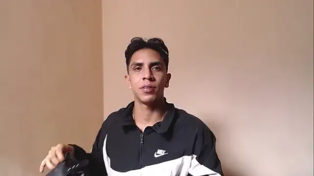 NATINATU252525 – webcam model profile photo Image 12