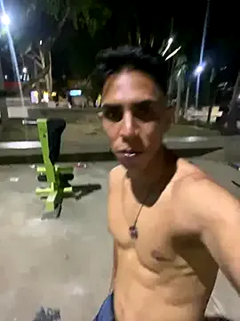 NATINATU252525 – webcam model profile photo Image 3