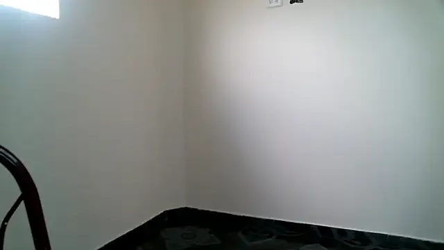 roouse – webcam model profile photo Image 13