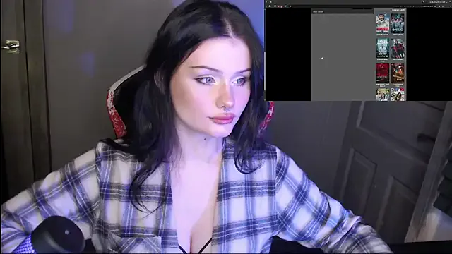 Evelinia – webcam model profile photo Image 2