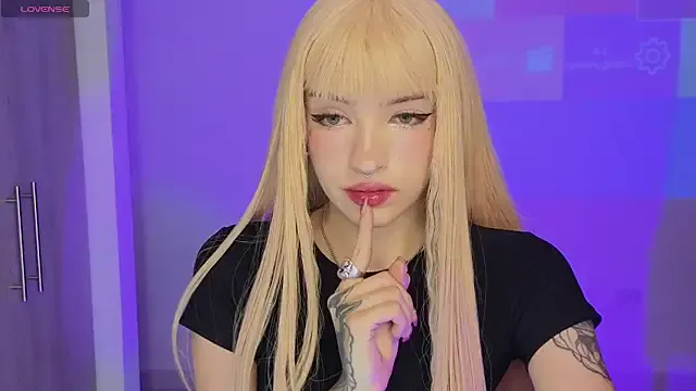  – webcam model profile photo Image 6