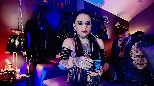 Faidraishere – webcam model profile photo Image 19