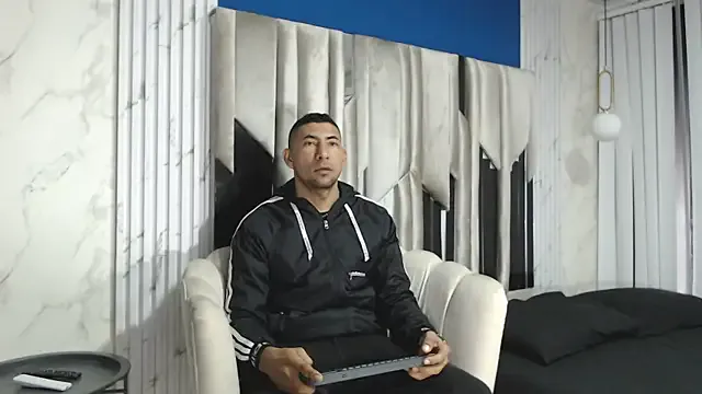 sexi_noemi – webcam model profile photo Image 19