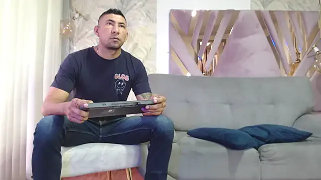 sexi_noemi – webcam model profile photo Image 3