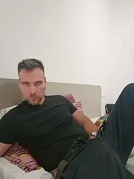 hiroto11058 – webcam model profile photo Image 14