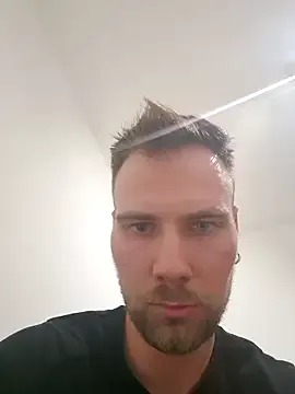 hiroto11058 – webcam model profile photo Image 15