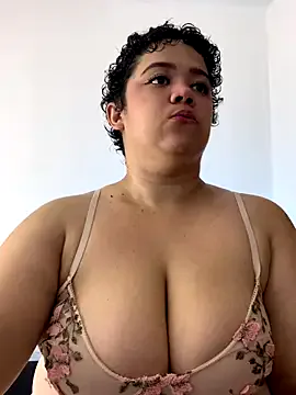 _sizuku_o0 – webcam model profile photo Image 6