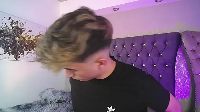 Nonchan_ – webcam model profile photo Image 18