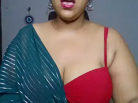 Nonchan_ – webcam model profile photo Image 2