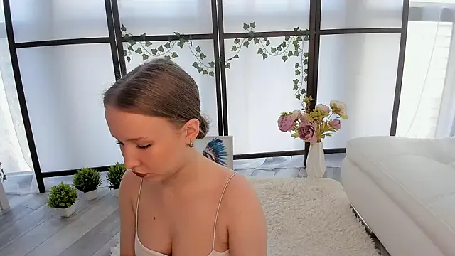 oypo – webcam model profile photo Image 10