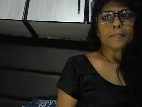 AmiLewis – webcam model profile photo Image 10
