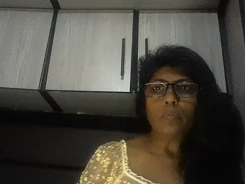AmiLewis – webcam model profile photo Image 11