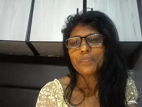 AmiLewis – webcam model profile photo Image 15