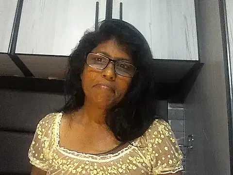 AmiLewis – webcam model profile photo Image 16