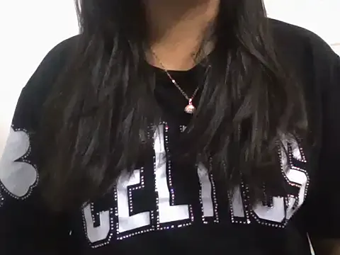 roouse – webcam model profile photo Image 4