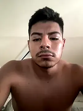 otouhu76 – webcam model profile photo Image 6