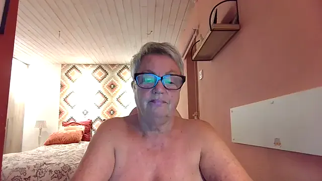 riya190 – webcam model profile photo Image 13