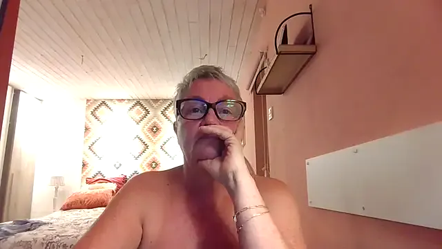 riya190 – webcam model profile photo Image 15