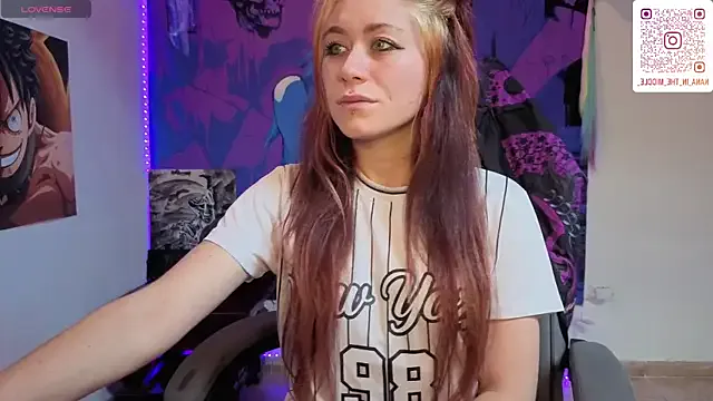 MysticZoe – webcam model profile photo