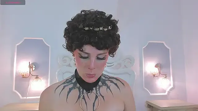 seraphine23 – webcam model profile photo Image 8