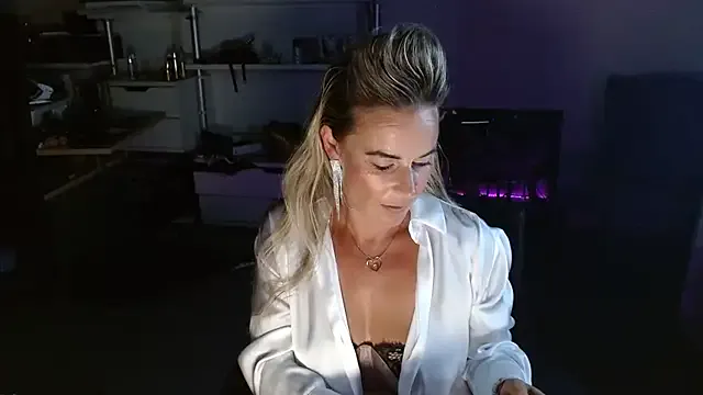 MaraButtrey on FreeCamNet Image 2