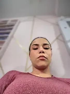 Megu_Melon – webcam model profile photo Image 3