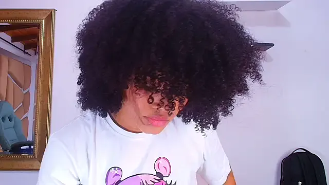 oxo_yuna_oxo – webcam model profile photo Image 3