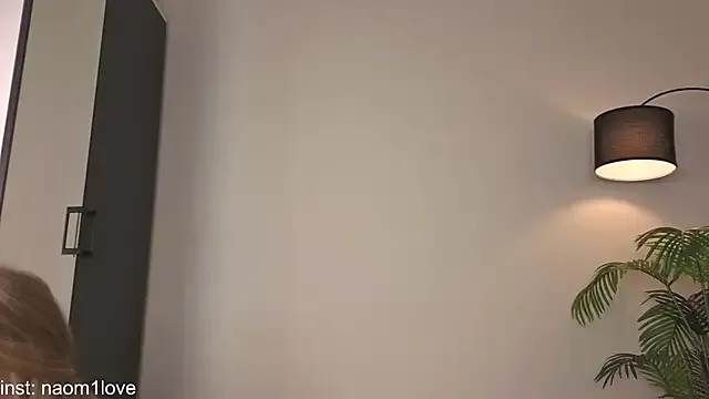 _naomidiz – webcam model profile photo Image 12