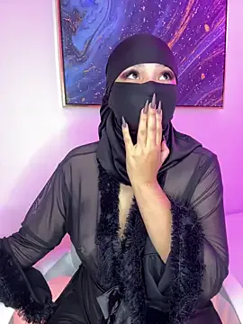 roouse – webcam model profile photo Image 3