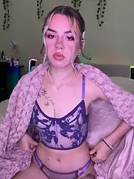 Mia--meow – webcam model profile photo Image 17