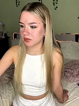 Mia--meow – webcam model profile photo Image 18